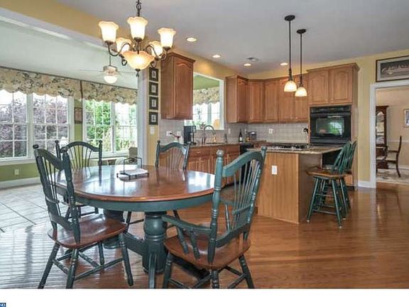 2nd image of 250 Shelbourne Ln
