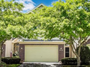 2302 Sandy Creek Dr, Algonquin, IL 60102