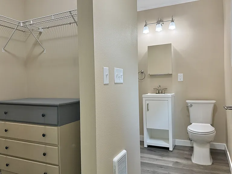 1724 W 8th Ave #1 — Photo 8