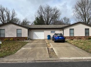 713 Briarwood Dr #B, Bethalto, IL