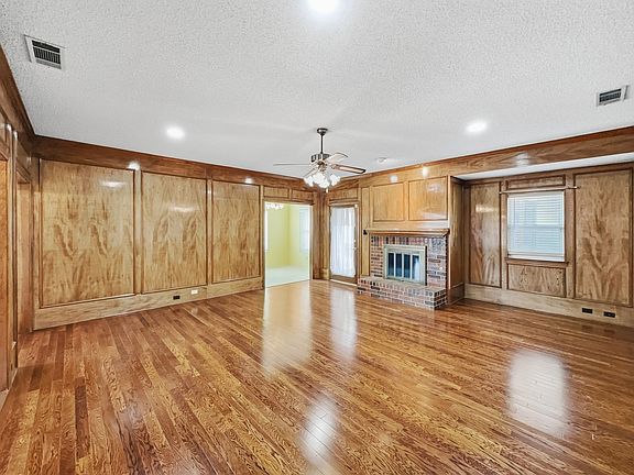 4th image of 302 W Apollo Rd