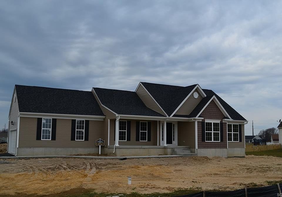1st image of 20339 Blueberry Dr