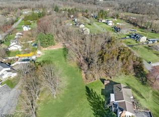 5 Deerfield Dr, Franklin, NJ 07416
