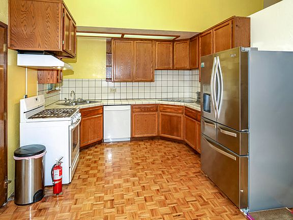 5th image of 925 Madrone Ave