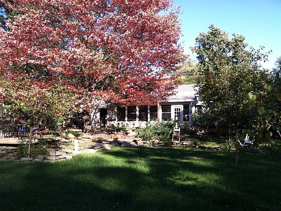 2nd image of 118 Grand Ave