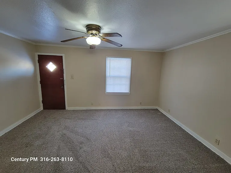 4011 E Whitney Ln — Photo 20