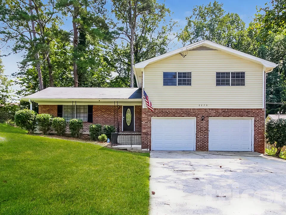 2270 Emerald Castle Dr