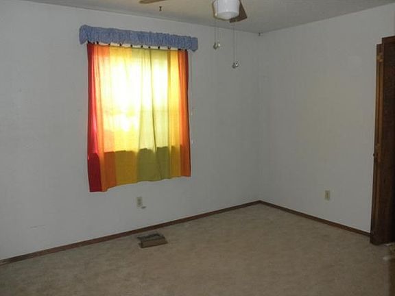 5th image of 7520 NW 11th St