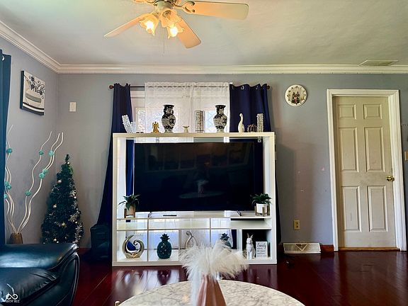 5th image of 7764 Hollybrook Ln