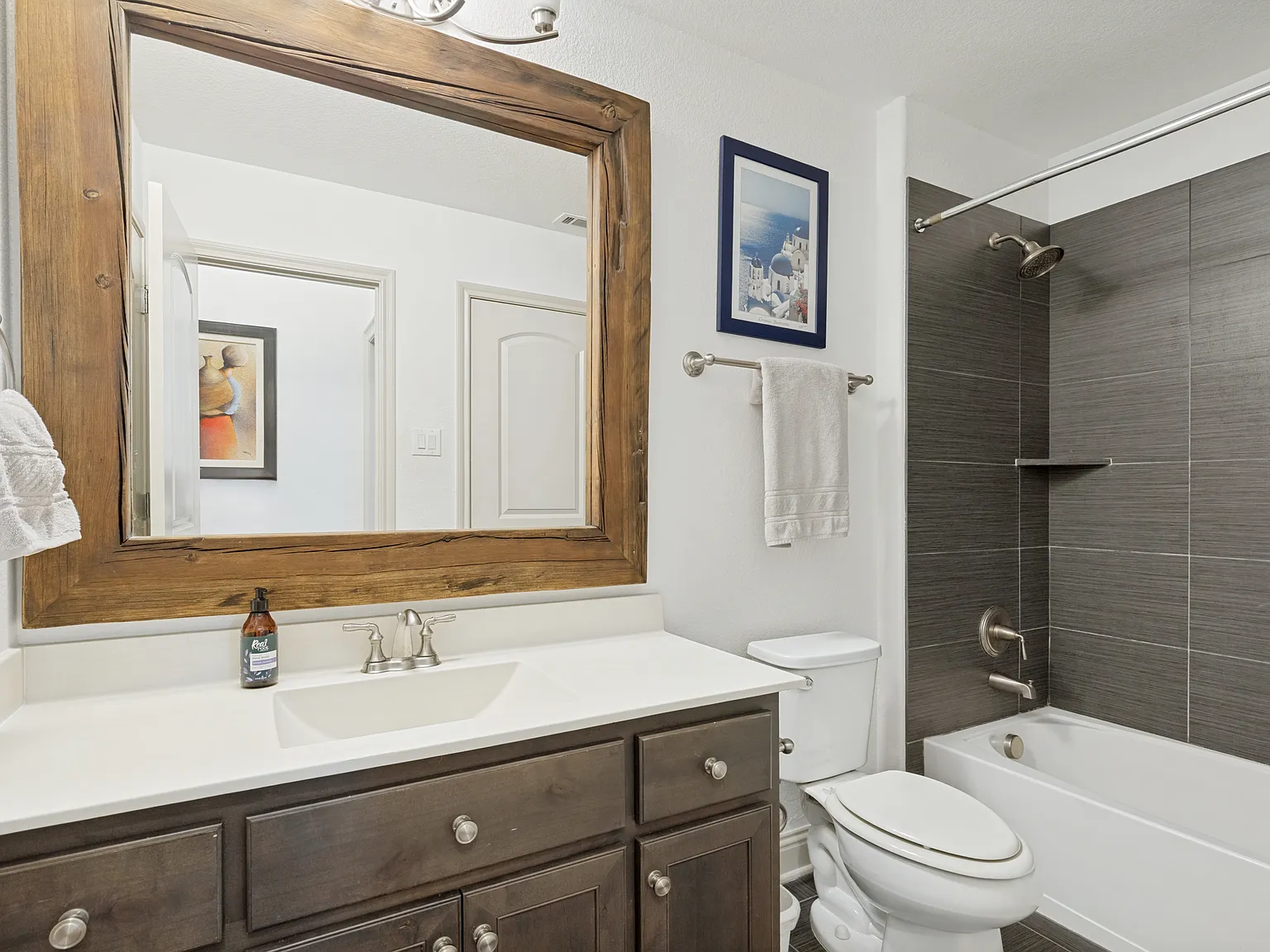 4 bed, 4336 sqft, $6,250 — Photo 4
