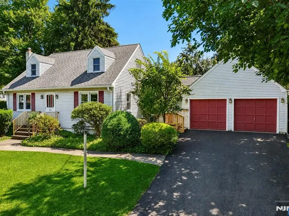 12 Grove St, Ramsey, NJ 07446
