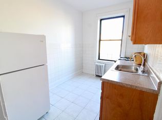 7166 69th St APT C6, Ridgewood, NY 11385