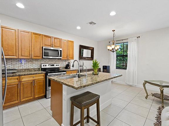 5th image of 3008 Hop Tree Way