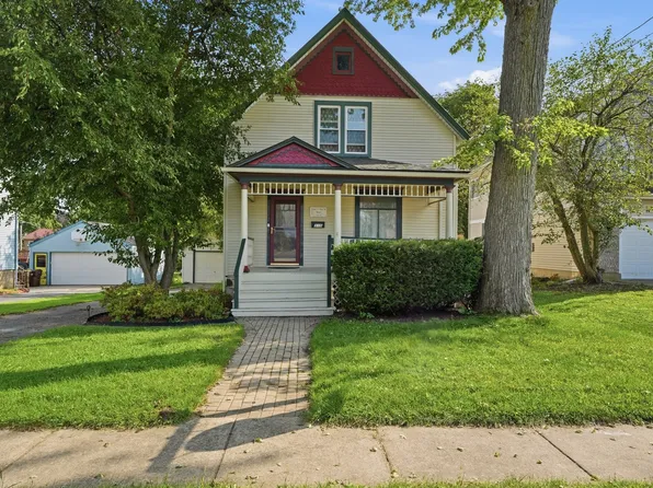 315 Forest Ave, Woodstock, IL 60098