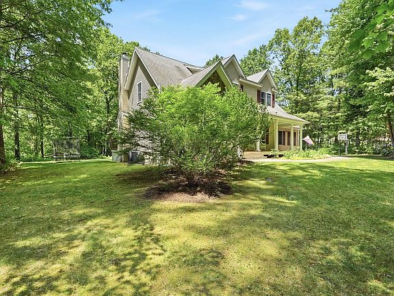 3rd image of 757 Park Hill Rd