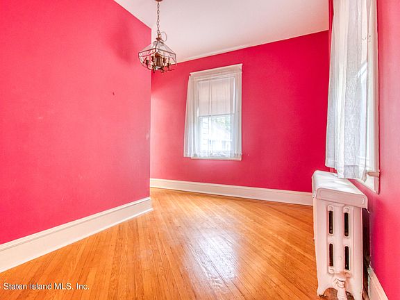 2nd image of 142 Margaretta Ct