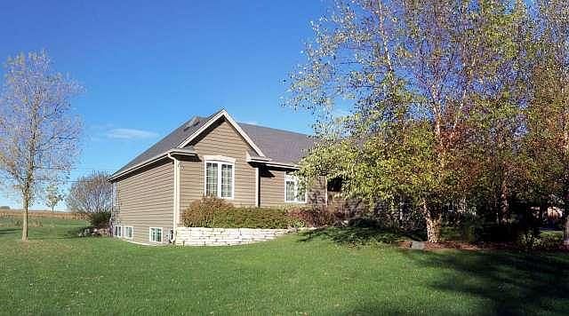 1st image of 2051 Crestwood Dr
