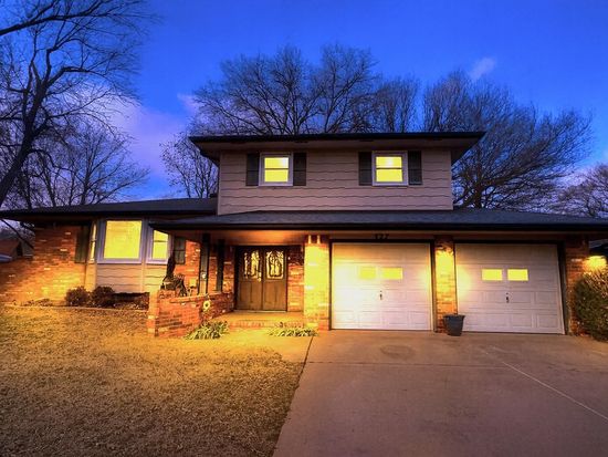 327 N Willow Dr, Derby, KS 67037