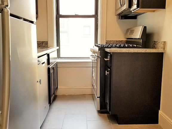 3rd image of 10243 Corona Ave APT L4c