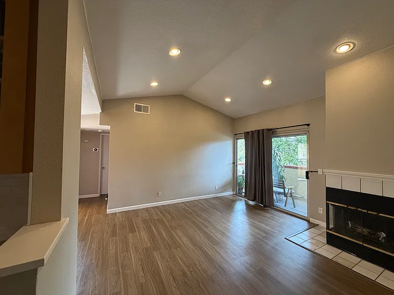 6933 Stagecoach Rd #H — Photo 7
