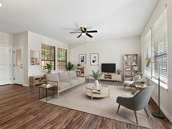 5th image of 411 N Mirick Ave