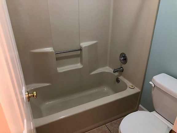4th image of 303 Haltiwanger Rd APT 19