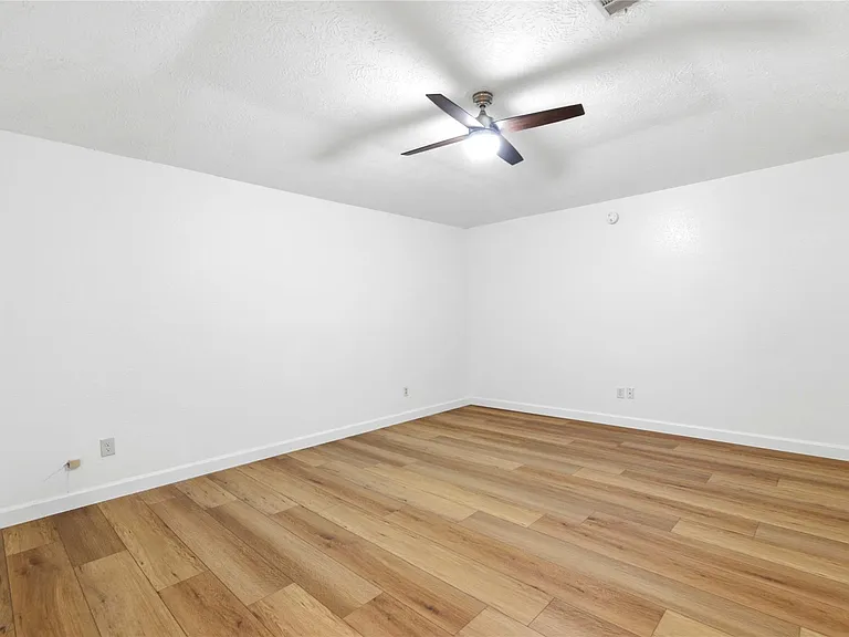 6009 Leafwood Cir — Photo 33