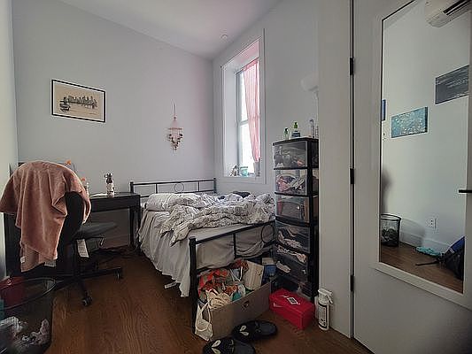 1st image of 161 Manhattan Ave #2