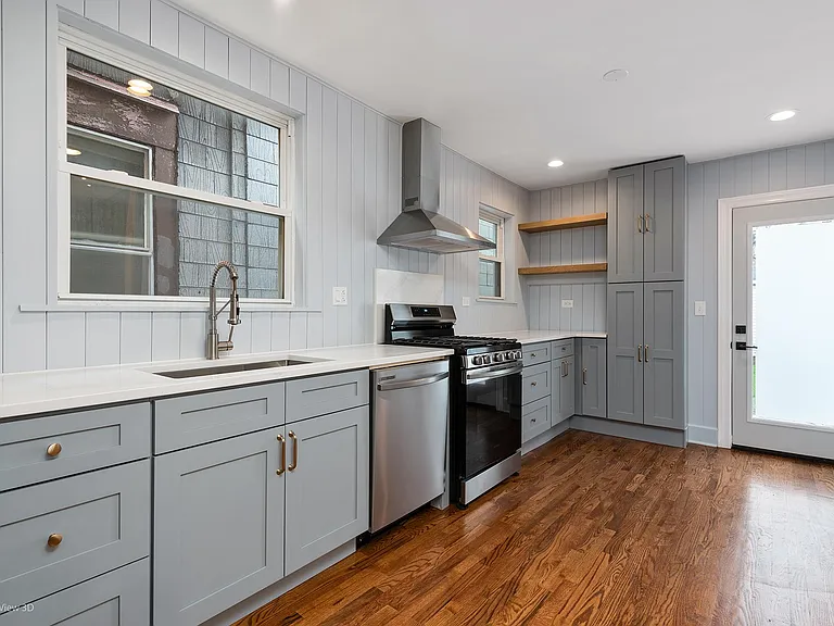 3420 W Shakespeare Ave — Photo 2
