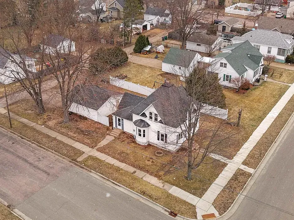 1311 Oak St