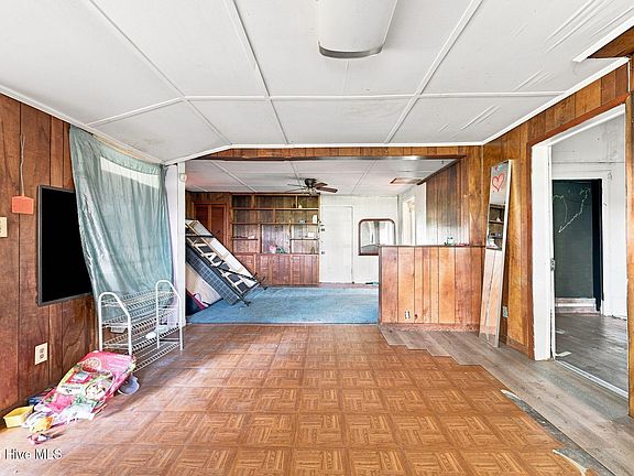 5th image of 422 Cornwallis Road