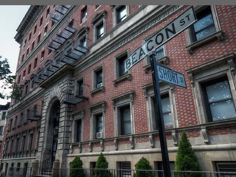 2nd image of 1468 Beacon St #35