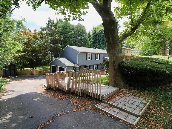 3rd image of 20 Blenheim Dr