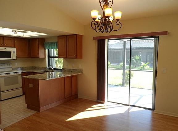 4th image of 3005 SW 8th Ct