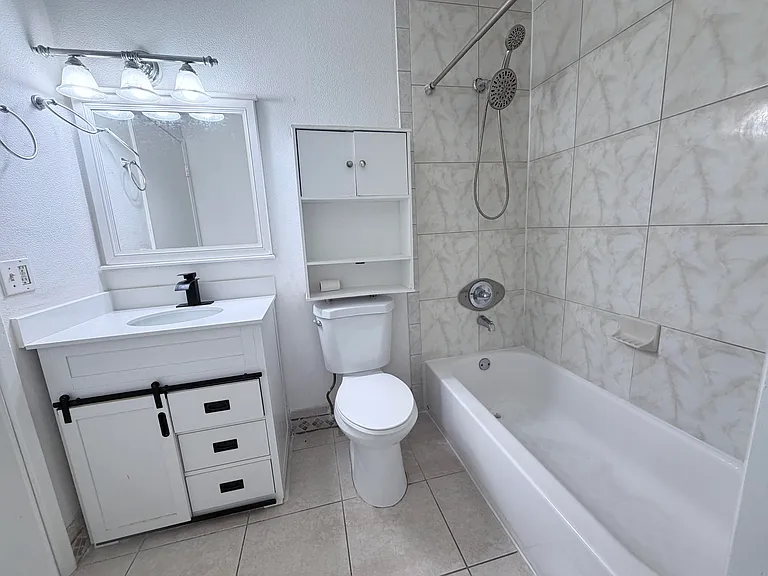 9919 Nob Hill Ct #9919 — Photo 7