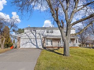 413 N Beck Rd, Lindenhurst, IL 60046