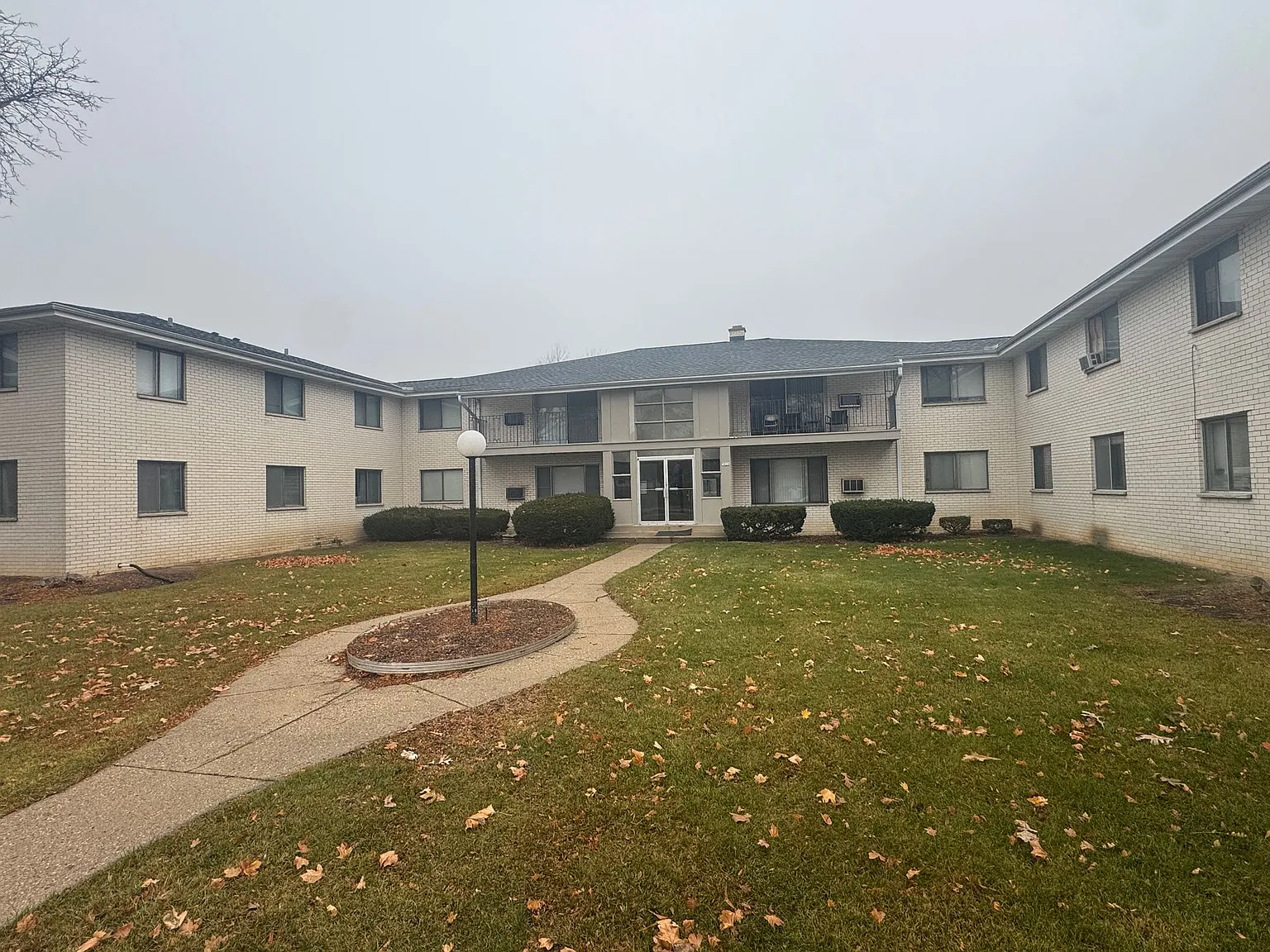 Garden Circle Apartments — Photo 1