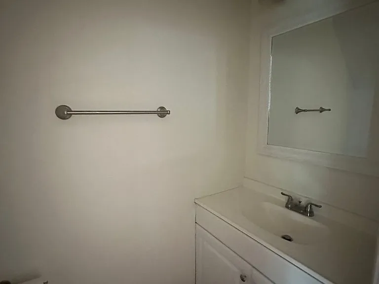 202 Devonshire Rd — Photo 7