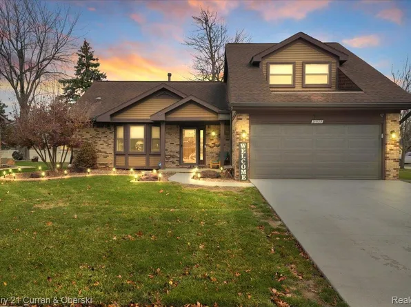 21539 Deerfield Dr, Woodhaven, MI 48183