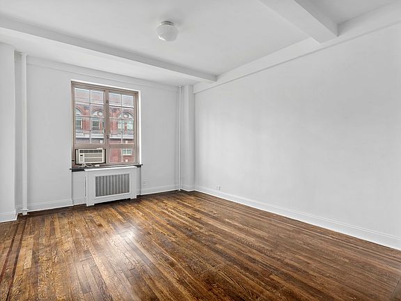 4th image of 208 W 23rd St APT 1004