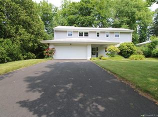 8 E Normandy Dr, West Hartford, CT 06107