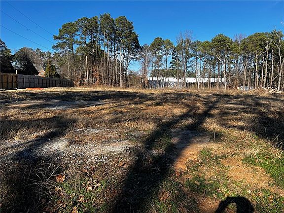 3rd image of 3092 Miller Rd #3