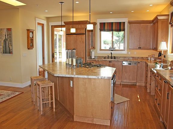 5th image of 18 Glory Ct