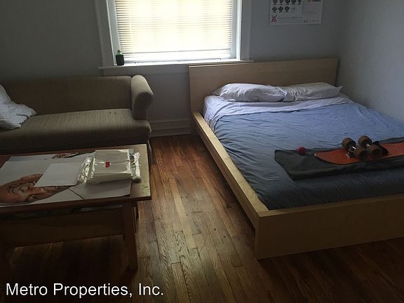 3rd image of 1107 W Grace St APT 02