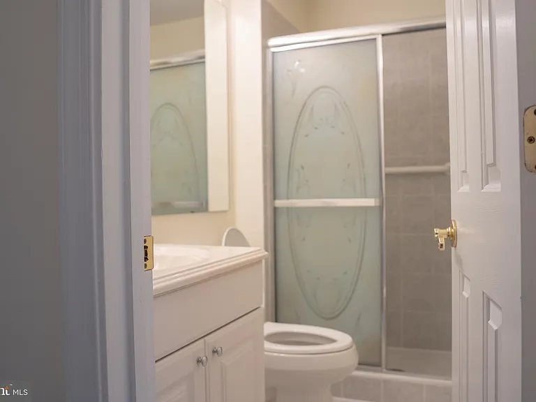 12101 Greenwood Ct #301 — Photo 24