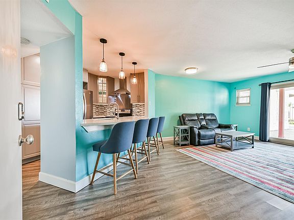 3rd image of 7312 Seawall Blvd APT 115