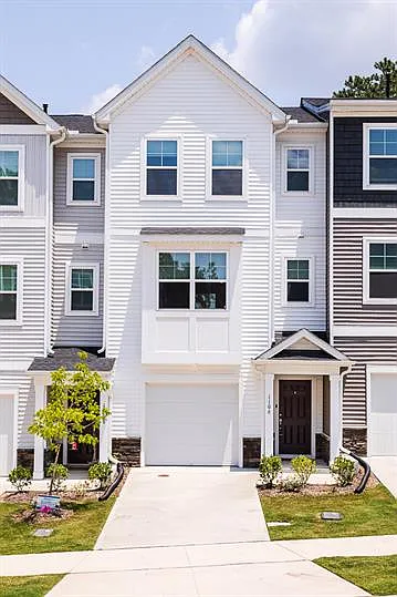 3 bed, 3.5 bath, 1860 sqft, $2,250 — Photo 2