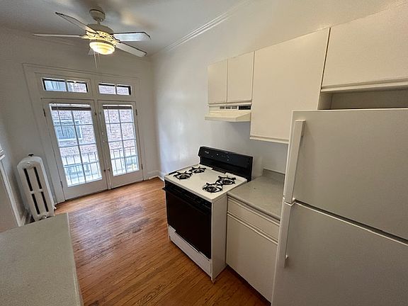 3rd image of 1154 W Lunt Ave APT 216