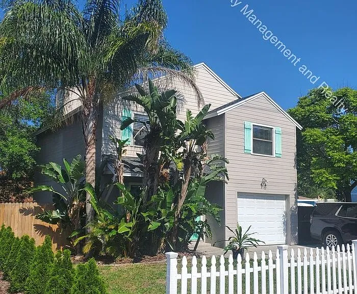 916 Penman Rd — Photo 1