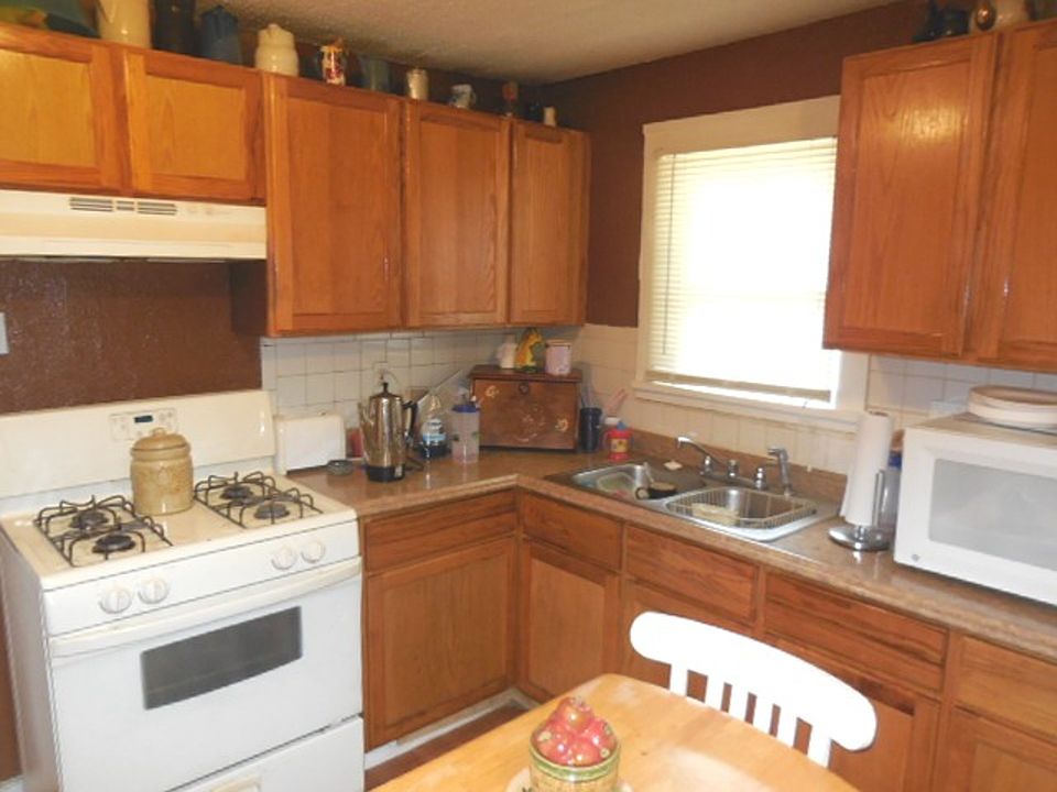 2nd image of 7114 Bellefontaine Ave